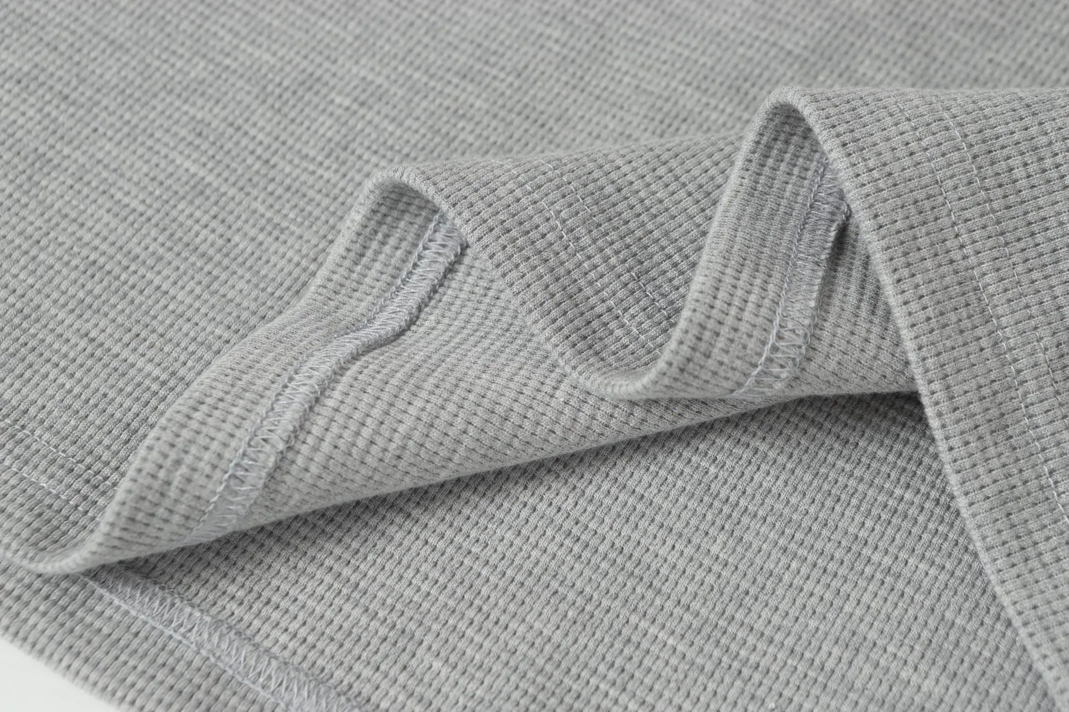 P260 -Chrome Hearts/Chrome Hearts Waffle Basic Cross ✝️Appliqué embroidered long-sleeved T-shirt -High weight, high density and high quality. The wool is soft, delicate and skin-friendly. It feels soft and silky. It has excellent warmth and skin-friendly properties.
